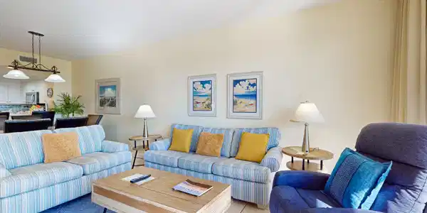 Image 4: Living Room