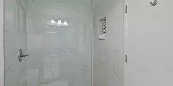 Image 4: Shower