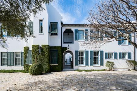 44 Seven Wells Court