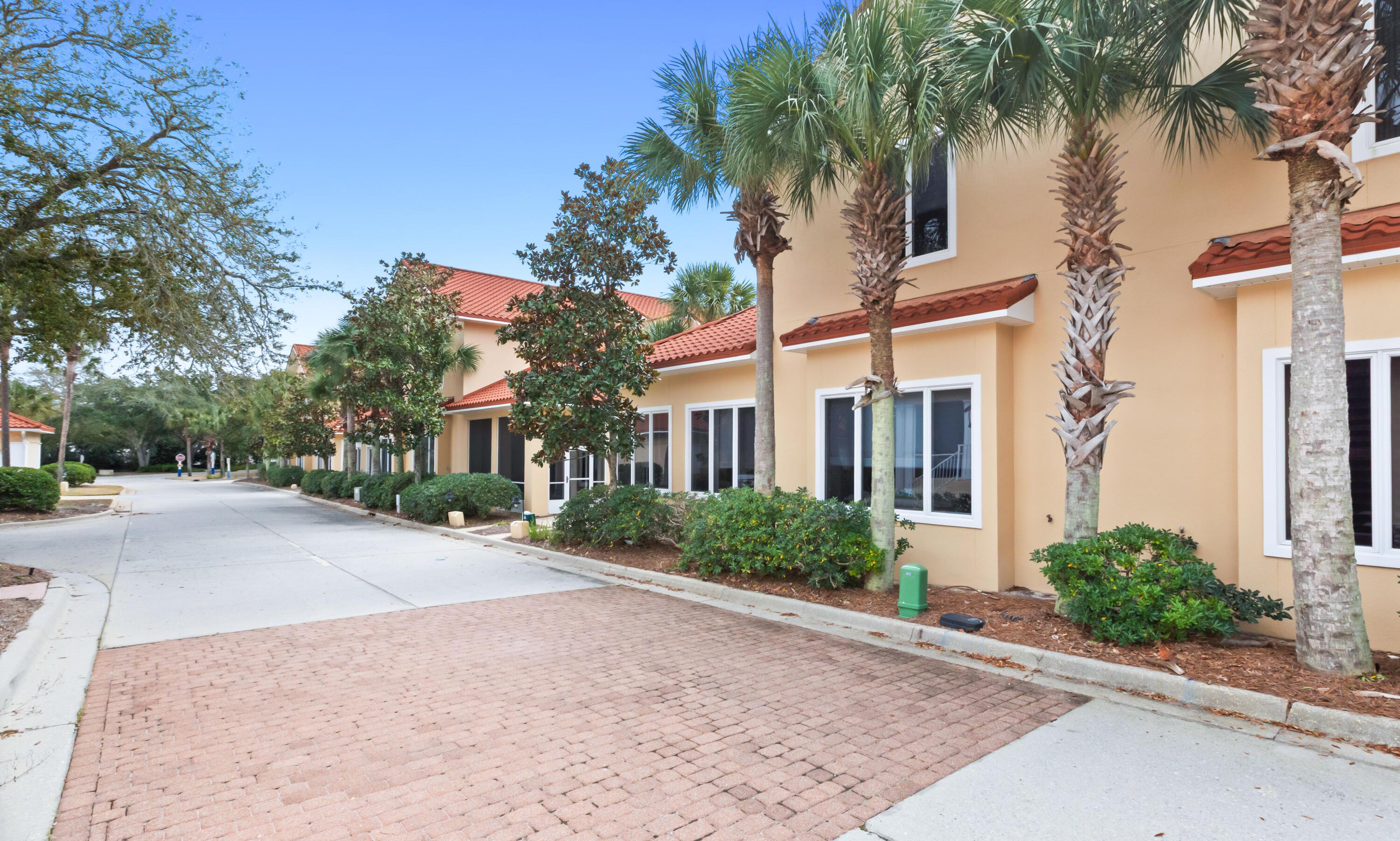 Image 3: 39 Captiva Cir Web Size-3