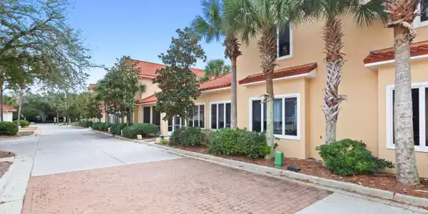 Image 3: 39 Captiva Cir Web Size-3