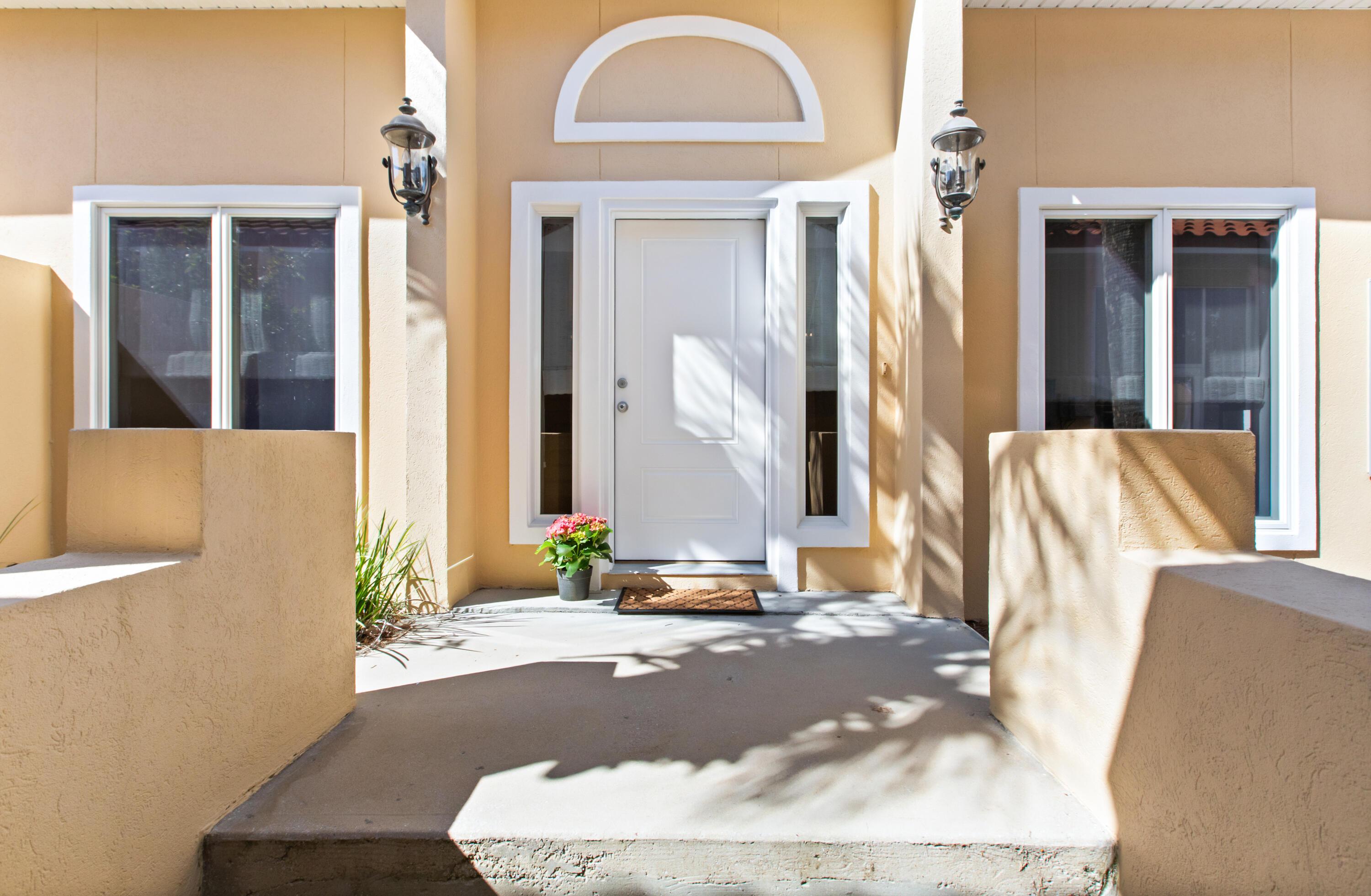 Image 4: 39 Captiva Cir Web Size-6