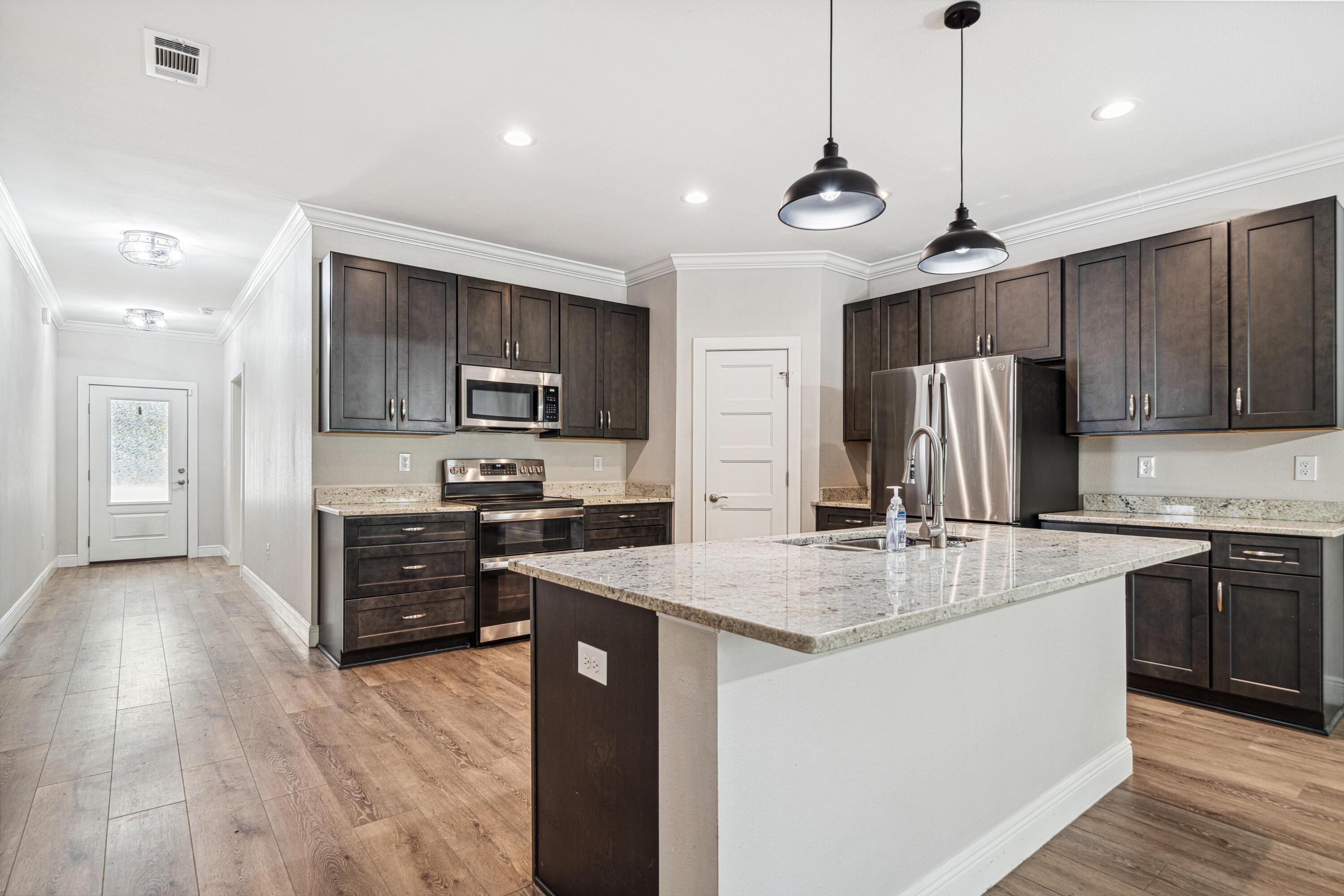 Image 3: Kitchen