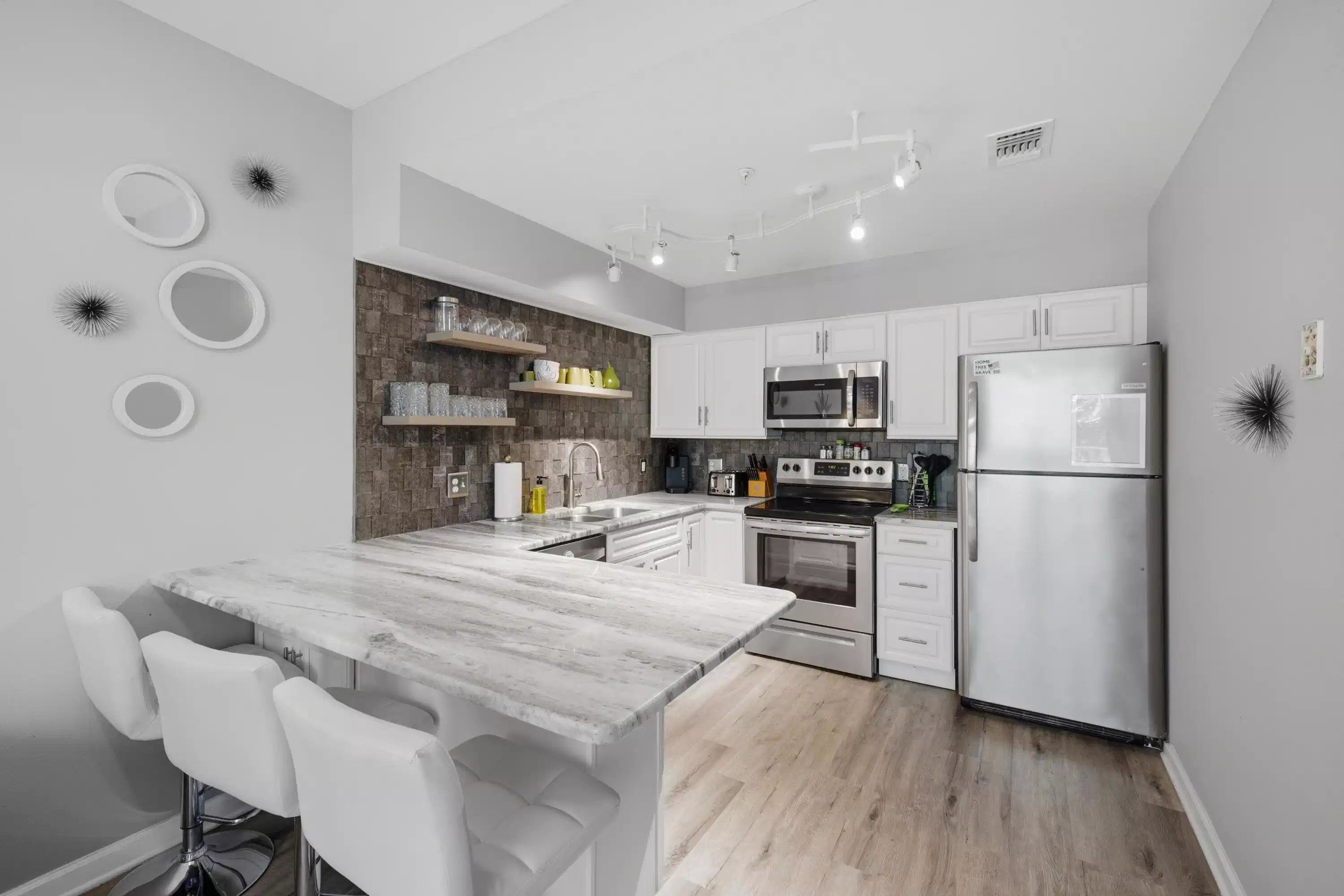 Image 1: Kitchen