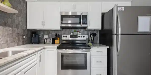 Image 3: Kitchen