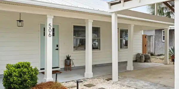 506 Dolphin Drive