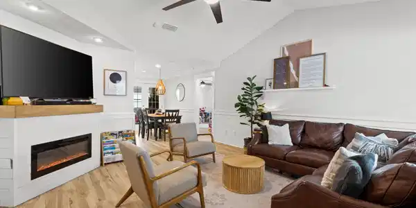 Image 2: 10-web-or-mls-FDP05303