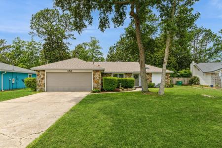 1148 Pin Oak Circle