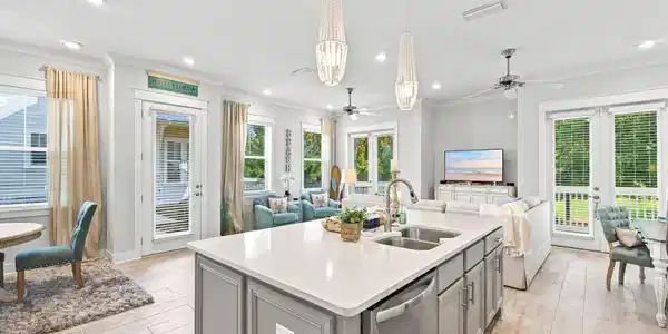 Image 3: Main Living Area