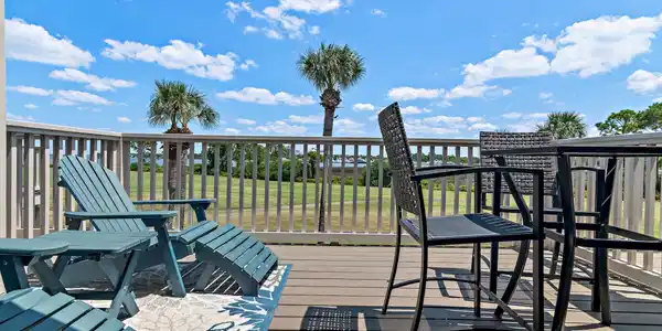 823 Harbour Point Drive