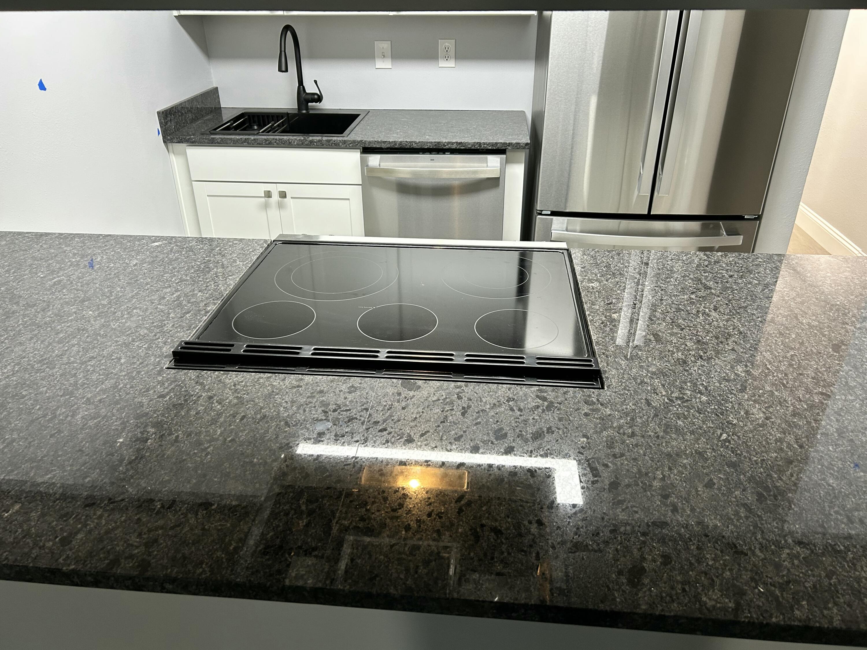 Image 4: Kitchen 1