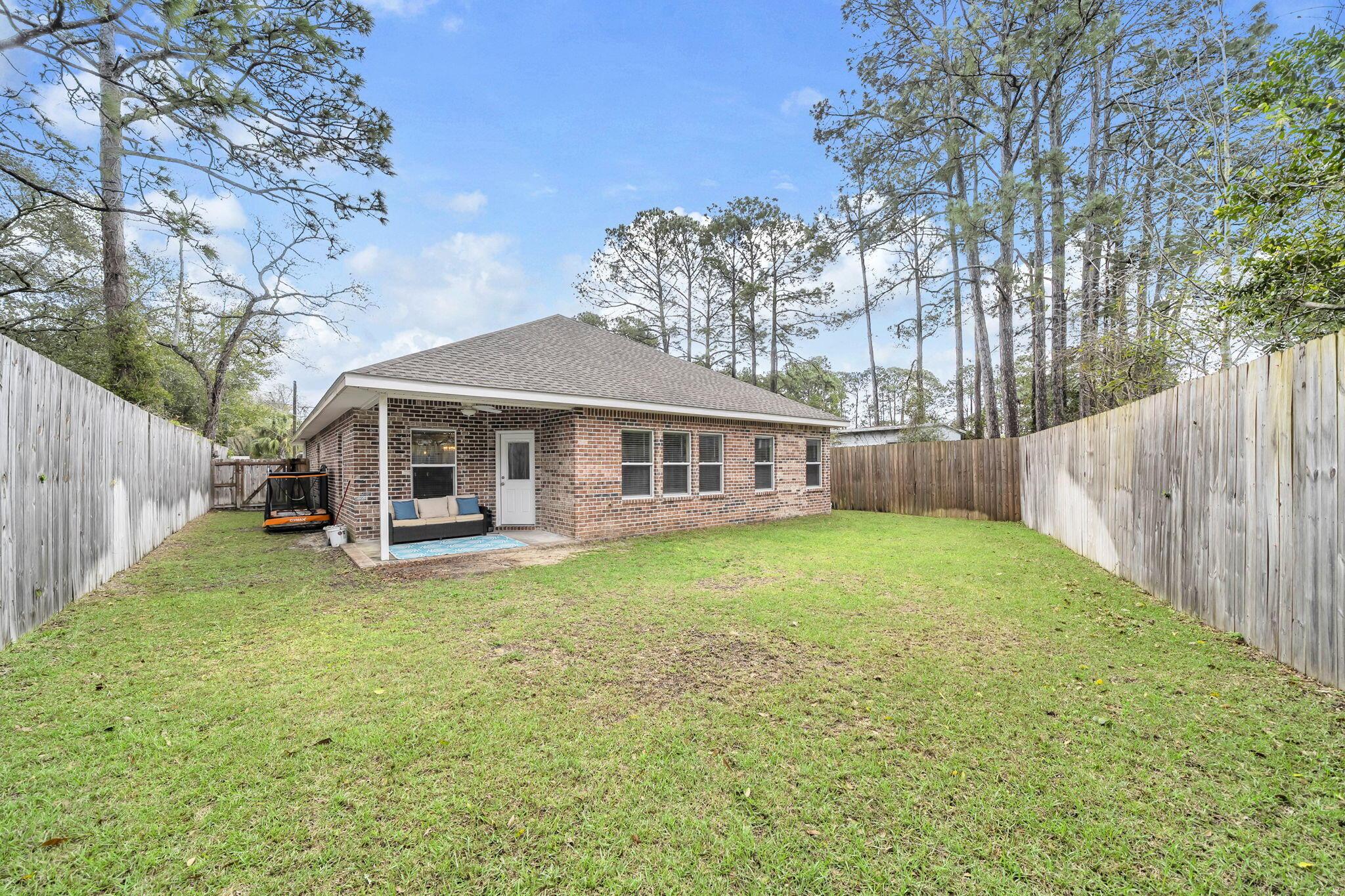 Image 3: 915 Linden Ave_Rear View