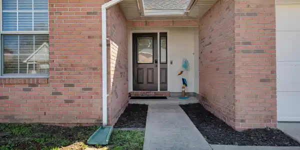 302 Rue Dianne