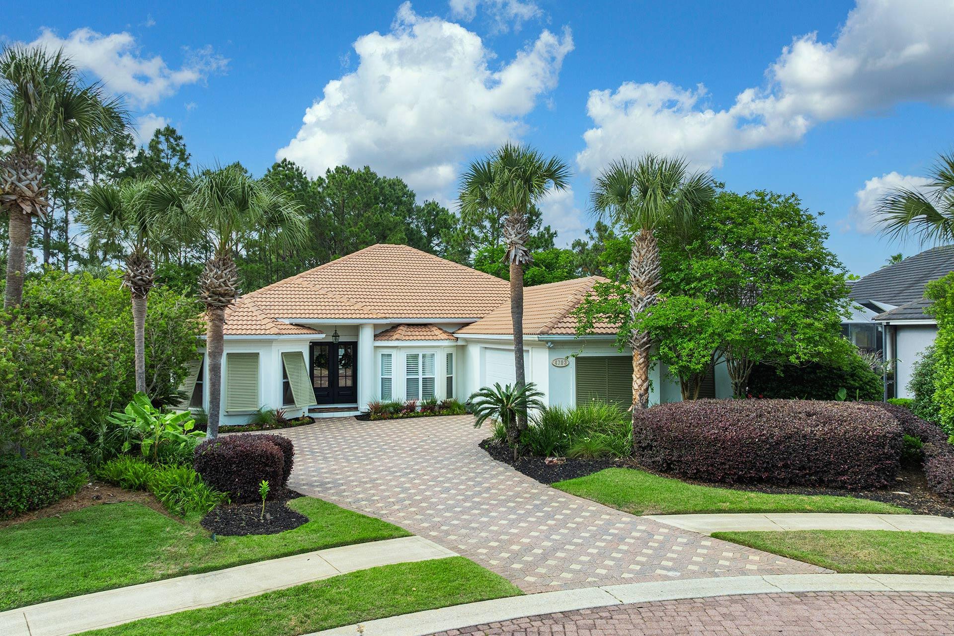 Image 2: Lush Landscaping