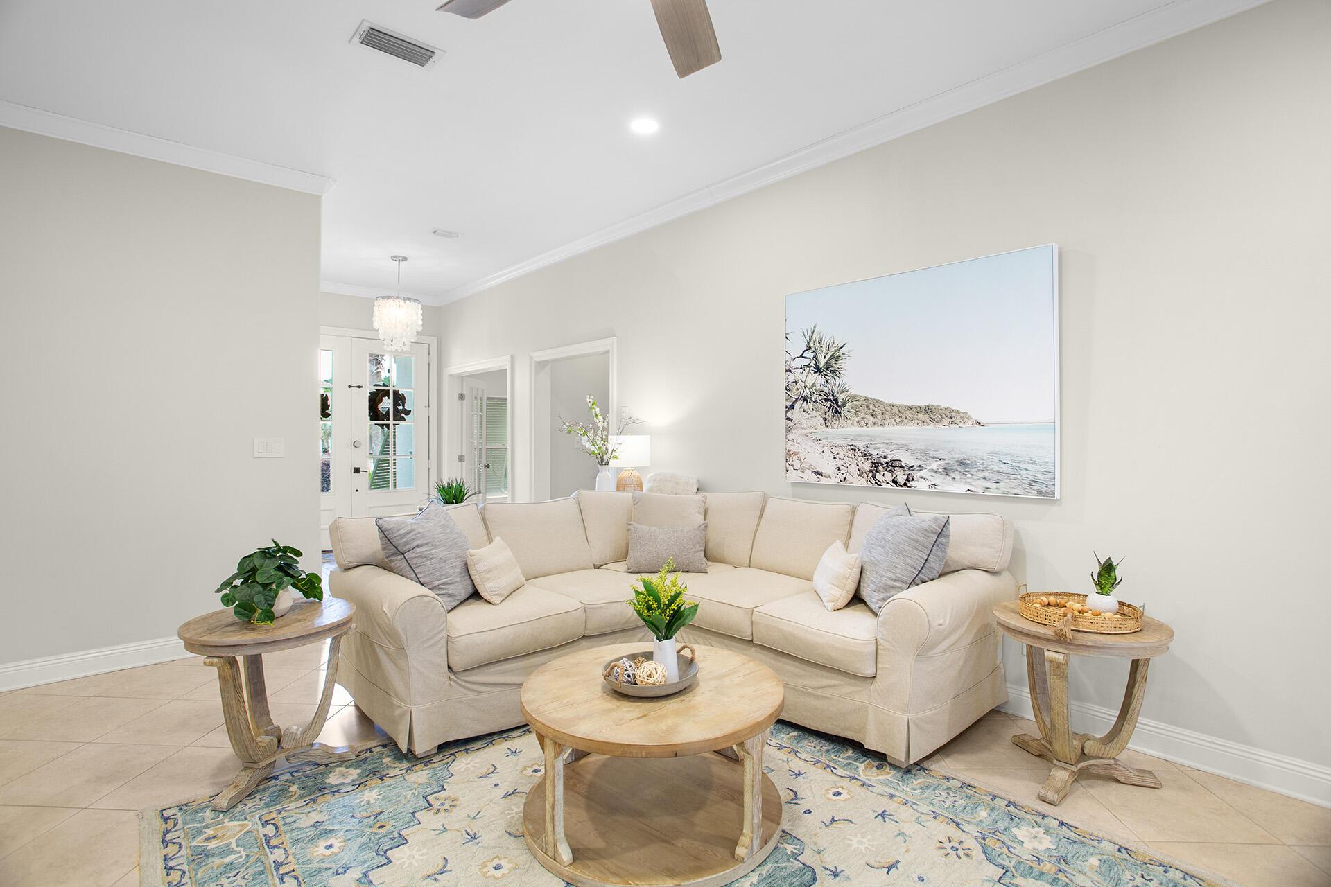 Image 3: Living Room