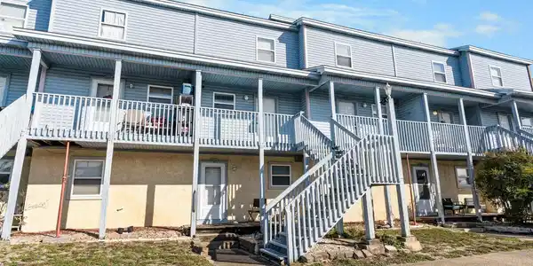 Image 3: 330 Bluefish Dr 204-1