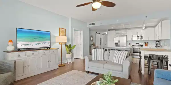 Image 4: Laketown Wharf Unit 333