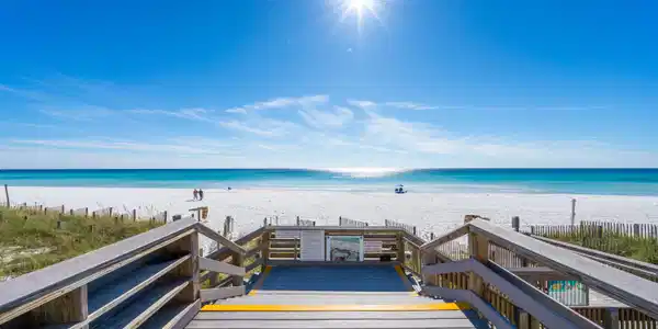 Image 2: Tops'l Beach