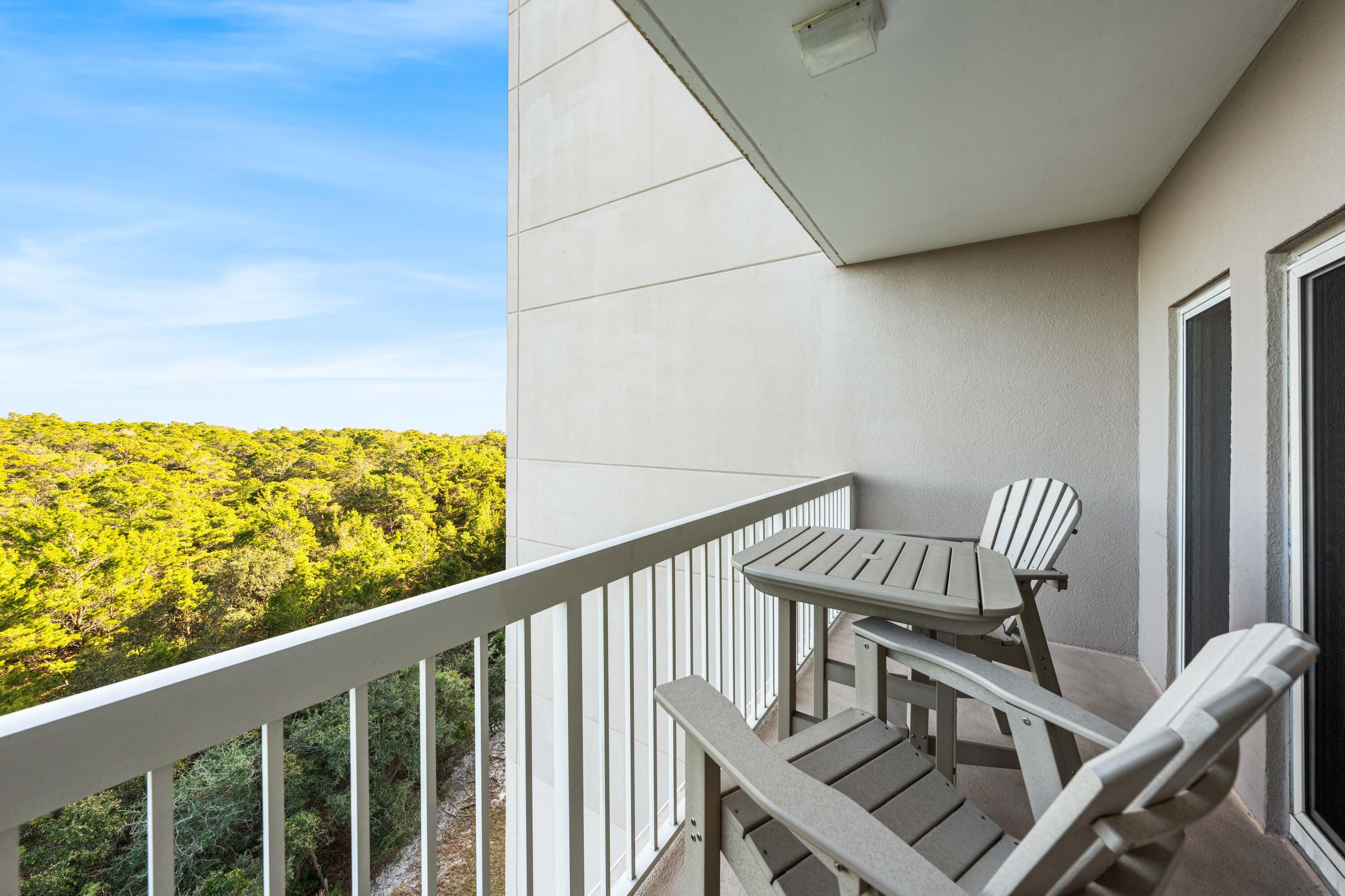 Image 4: Balcony