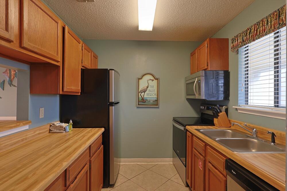 Image 4: 5 Kitchen.1