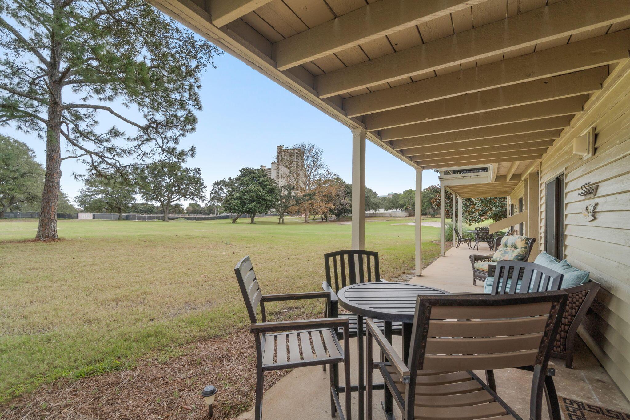 Image 4: Outdoor view on fairway