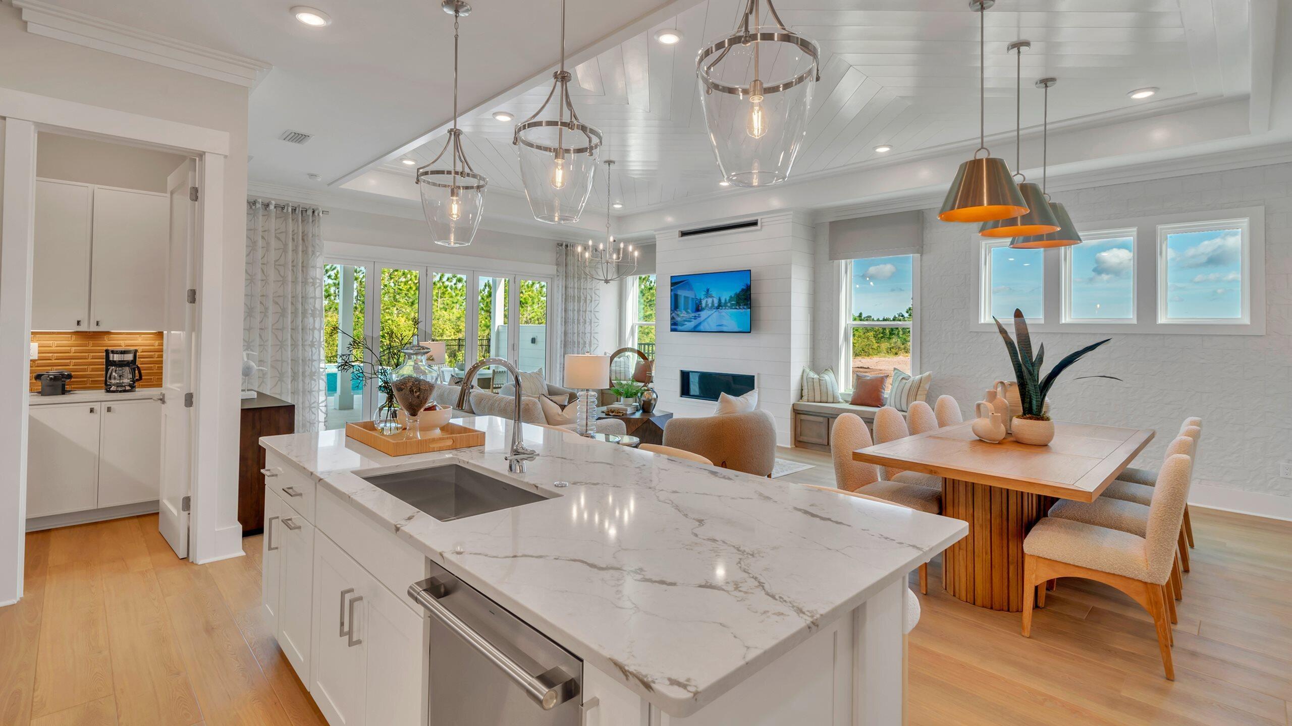 Image 4: lrg_salt-grass-madison-island-kitchen-3