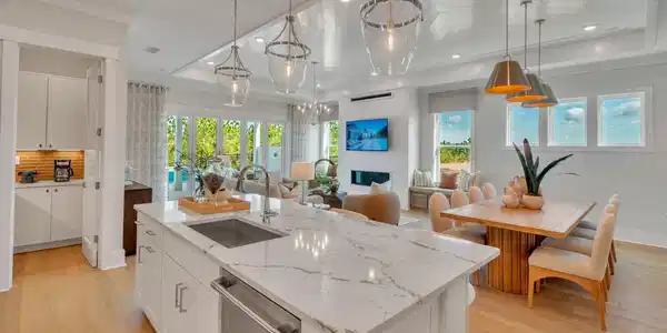 Image 4: lrg_salt-grass-madison-island-kitchen-3