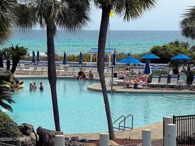 Image 1: Edgewater Beach & Golf Resort