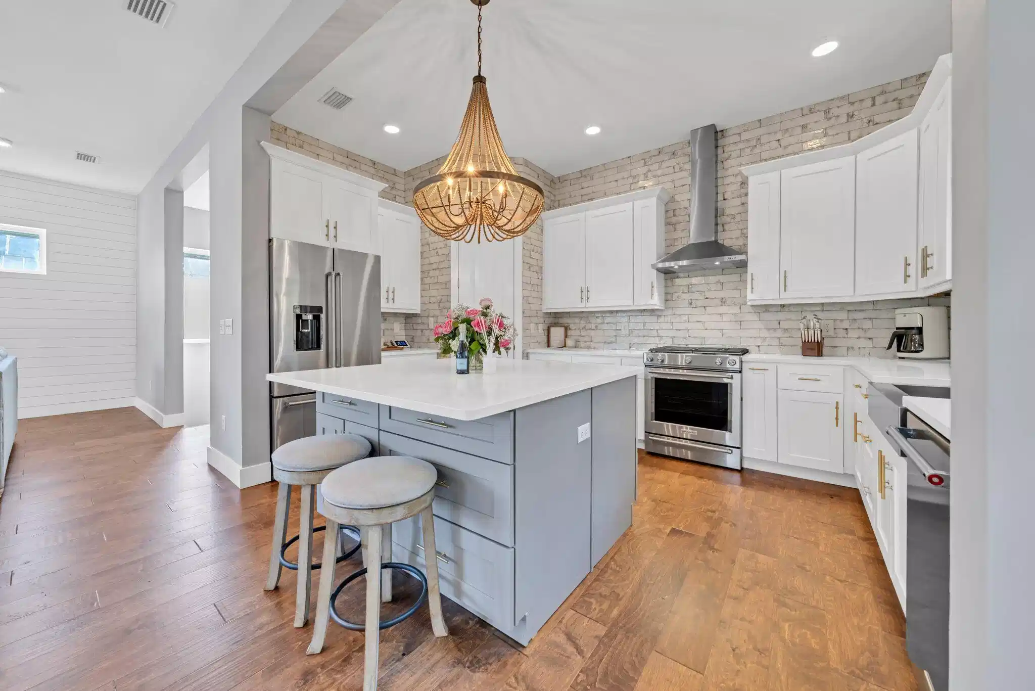Image 1: 37-web-or-mls-027-026-DSC07233-4050x2703