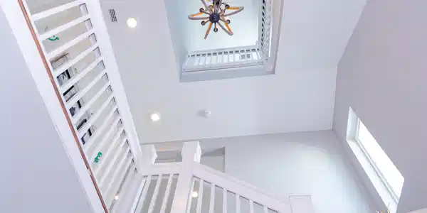 Image 2: 186 Grande Pointe-grand staircase