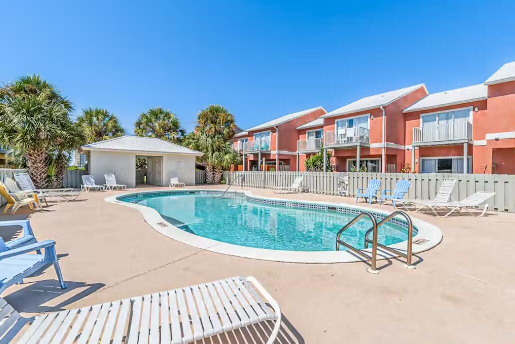 Image 4: Pool 1