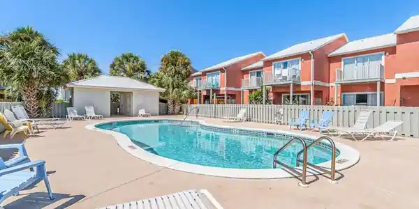 Image 4: Pool 1