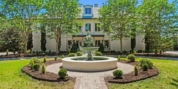 Image 4: 434 Captains Circle