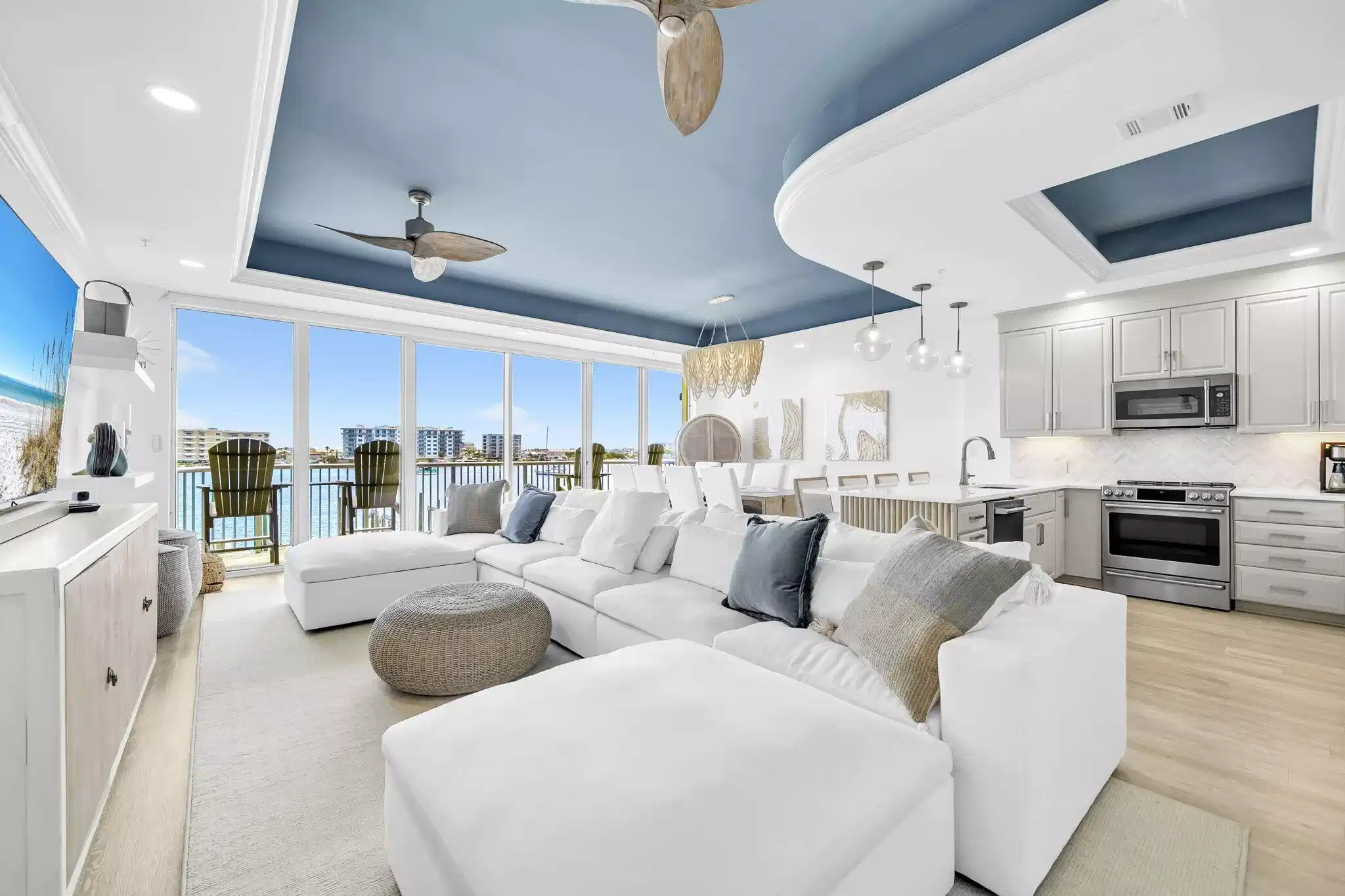 Image 1: 202 Harbor place LR/DR/Kitchen Views