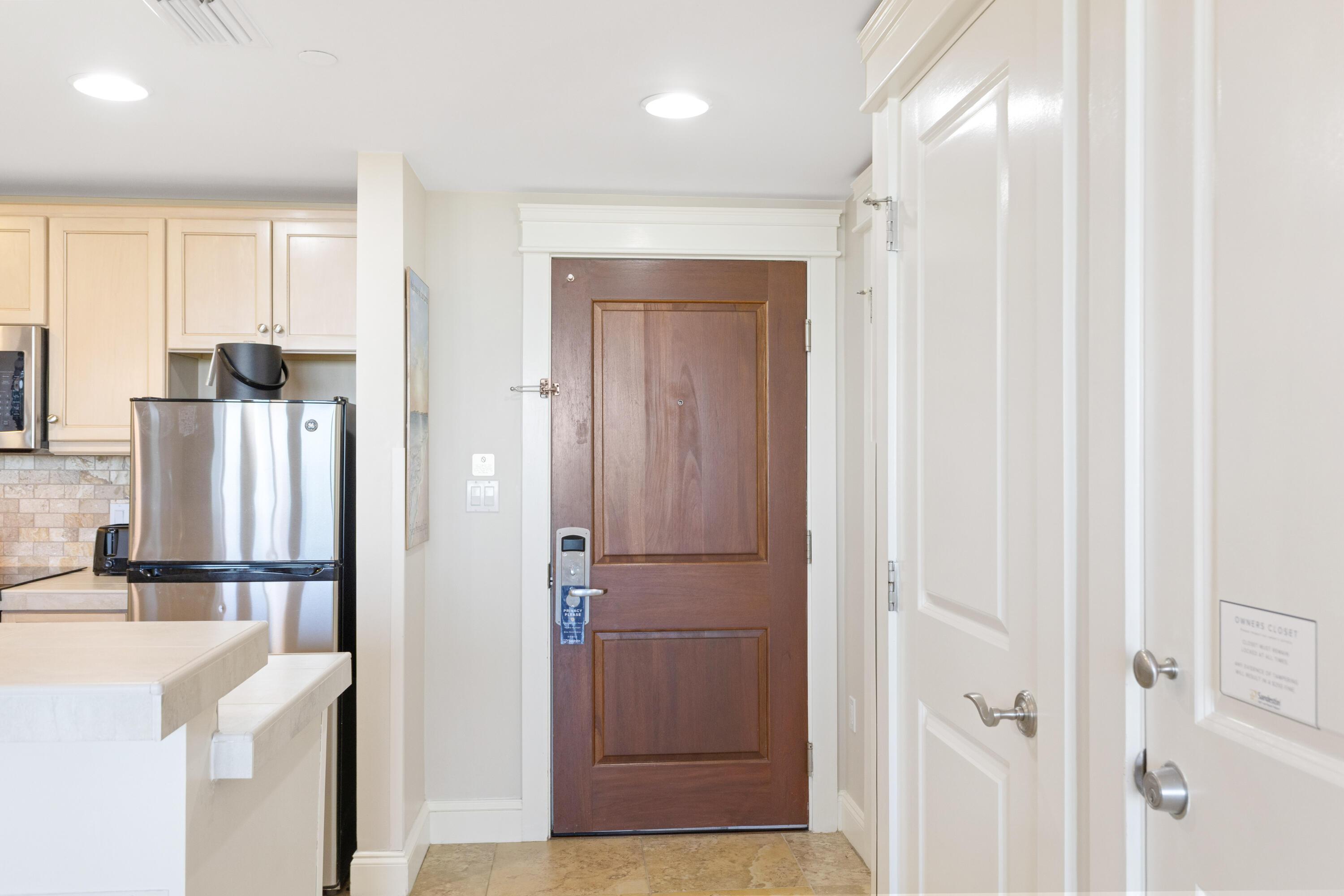 Image 3: Entry