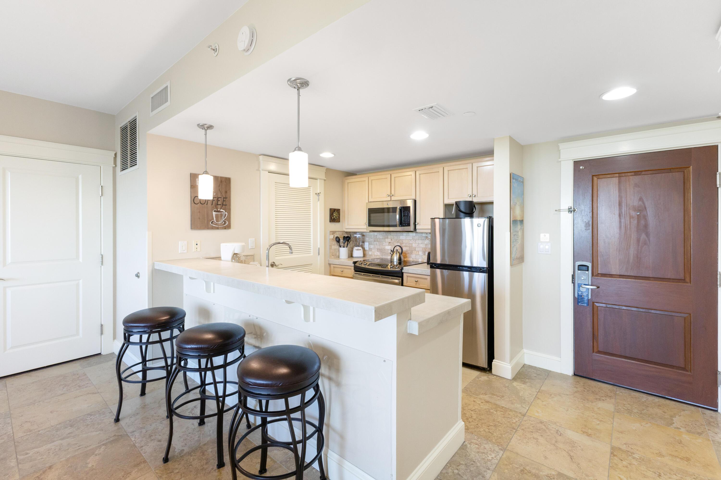 Image 4: Kitchen