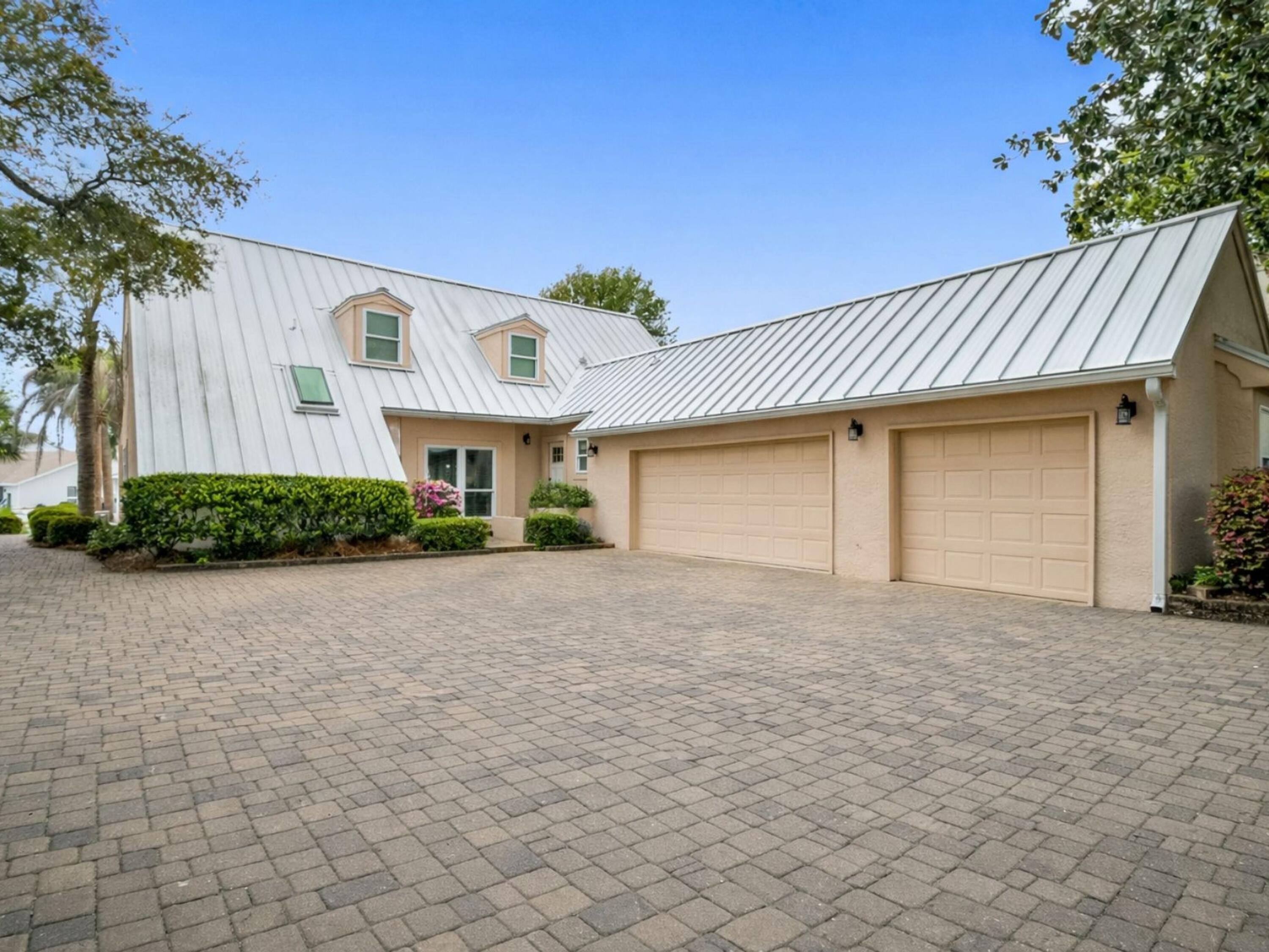 Image 3: 1102 Redfish Circle