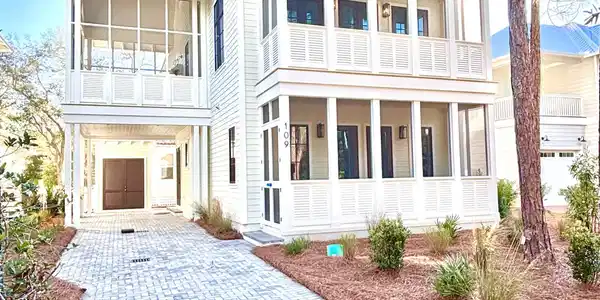 109 Lakewood Drive
