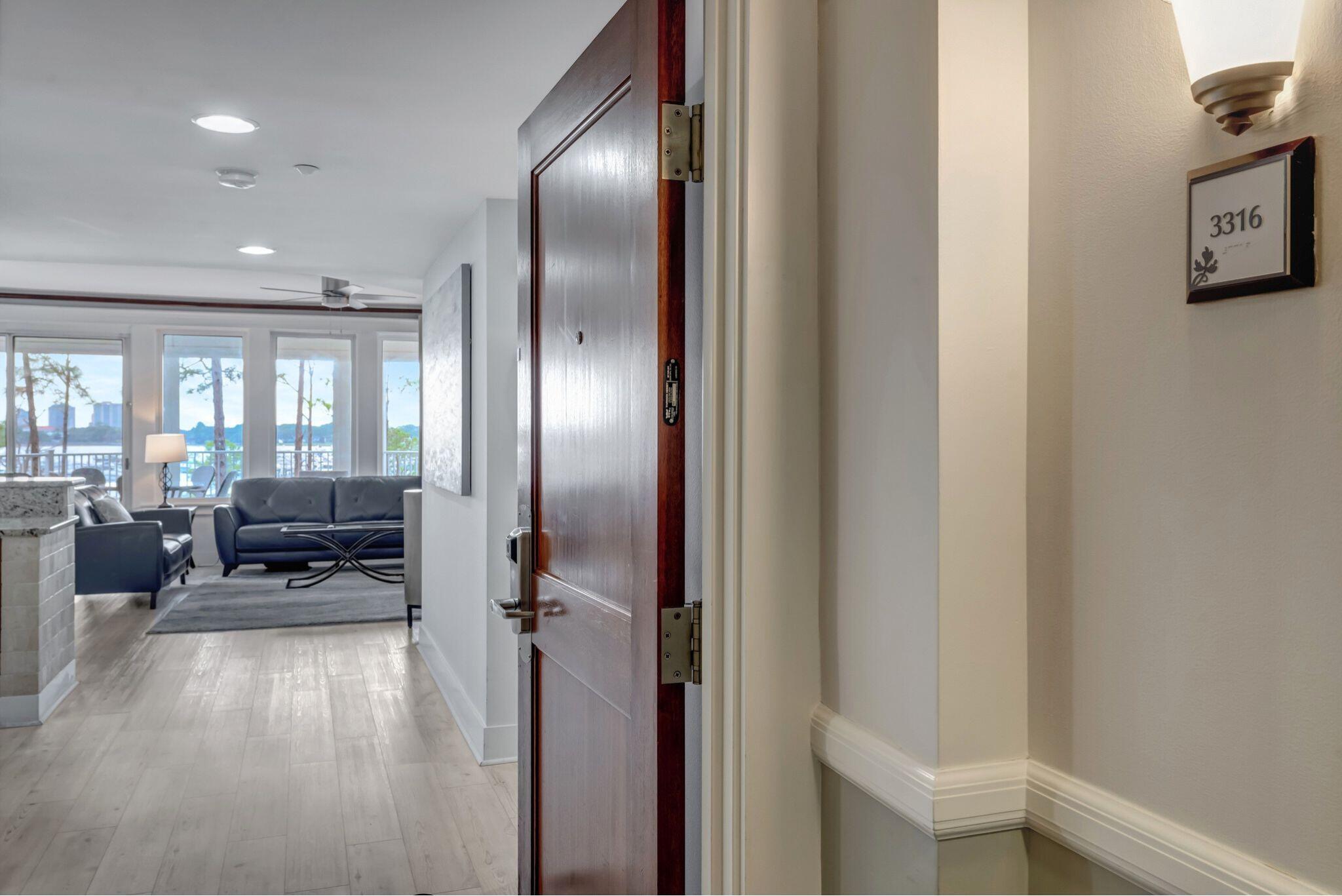 Image 2: Entryway
