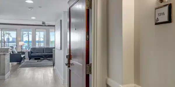 Image 2: Entryway