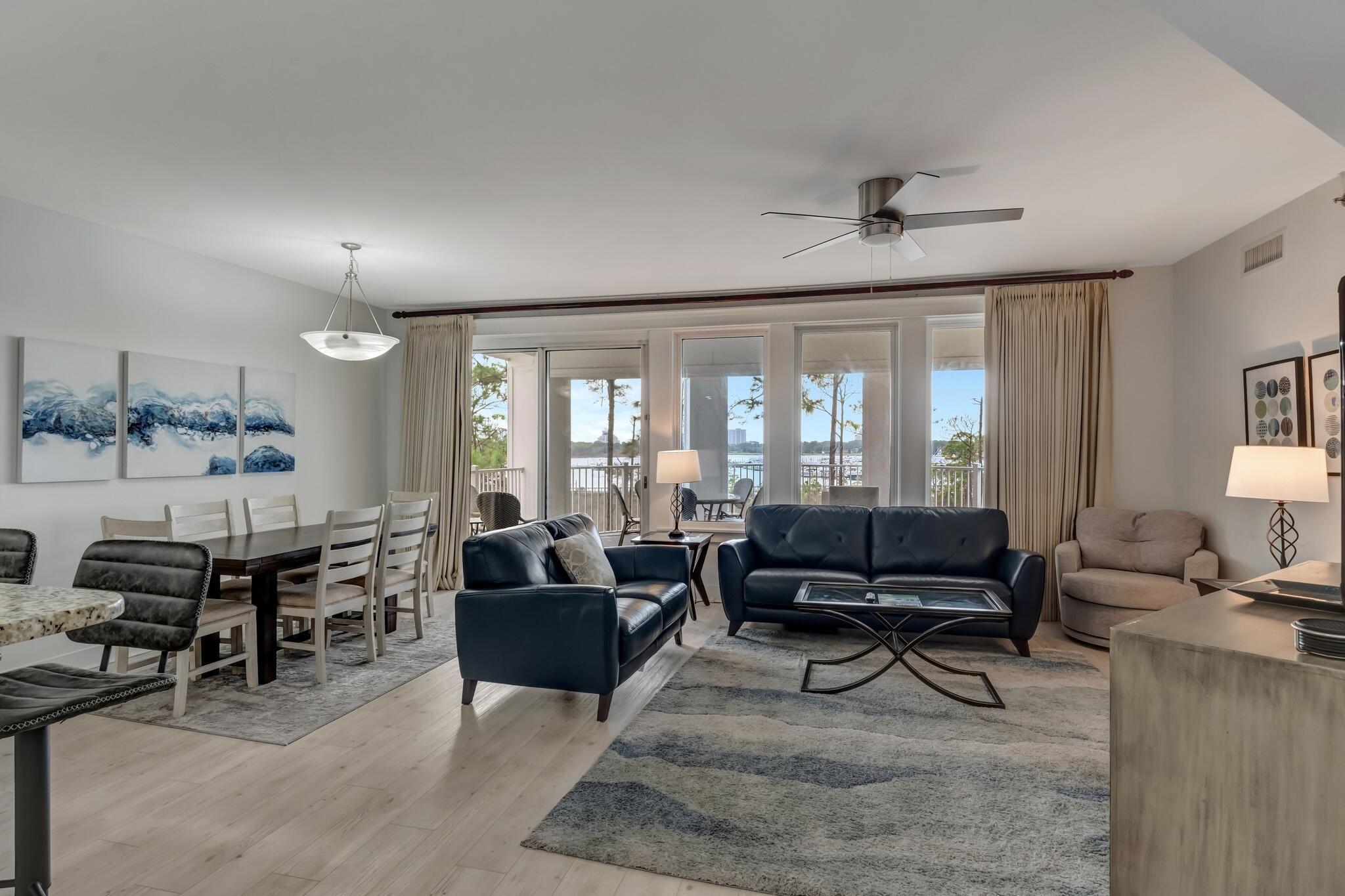 Image 4: Living Room