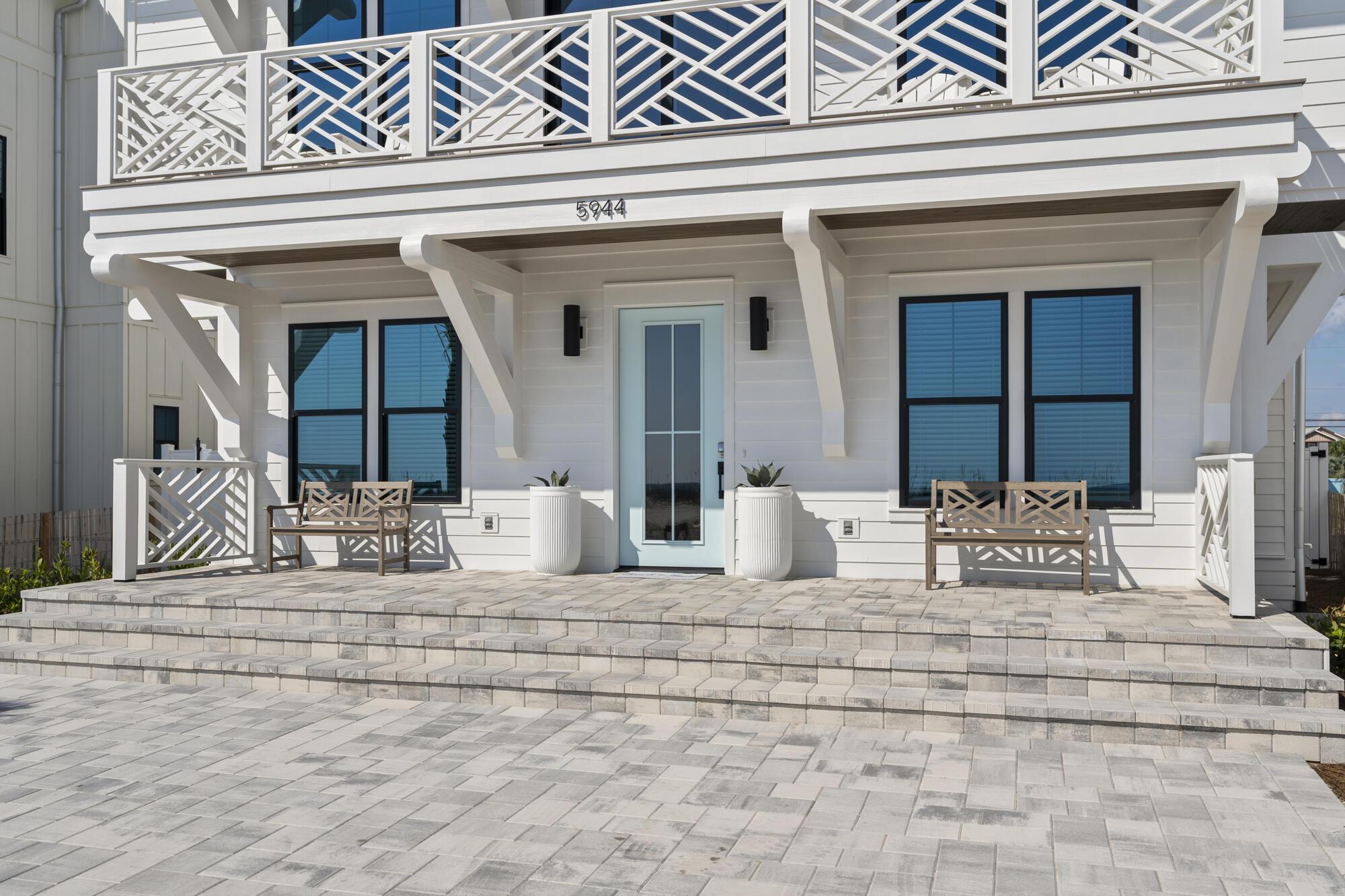 Image 2: 5944 Gulf Dr