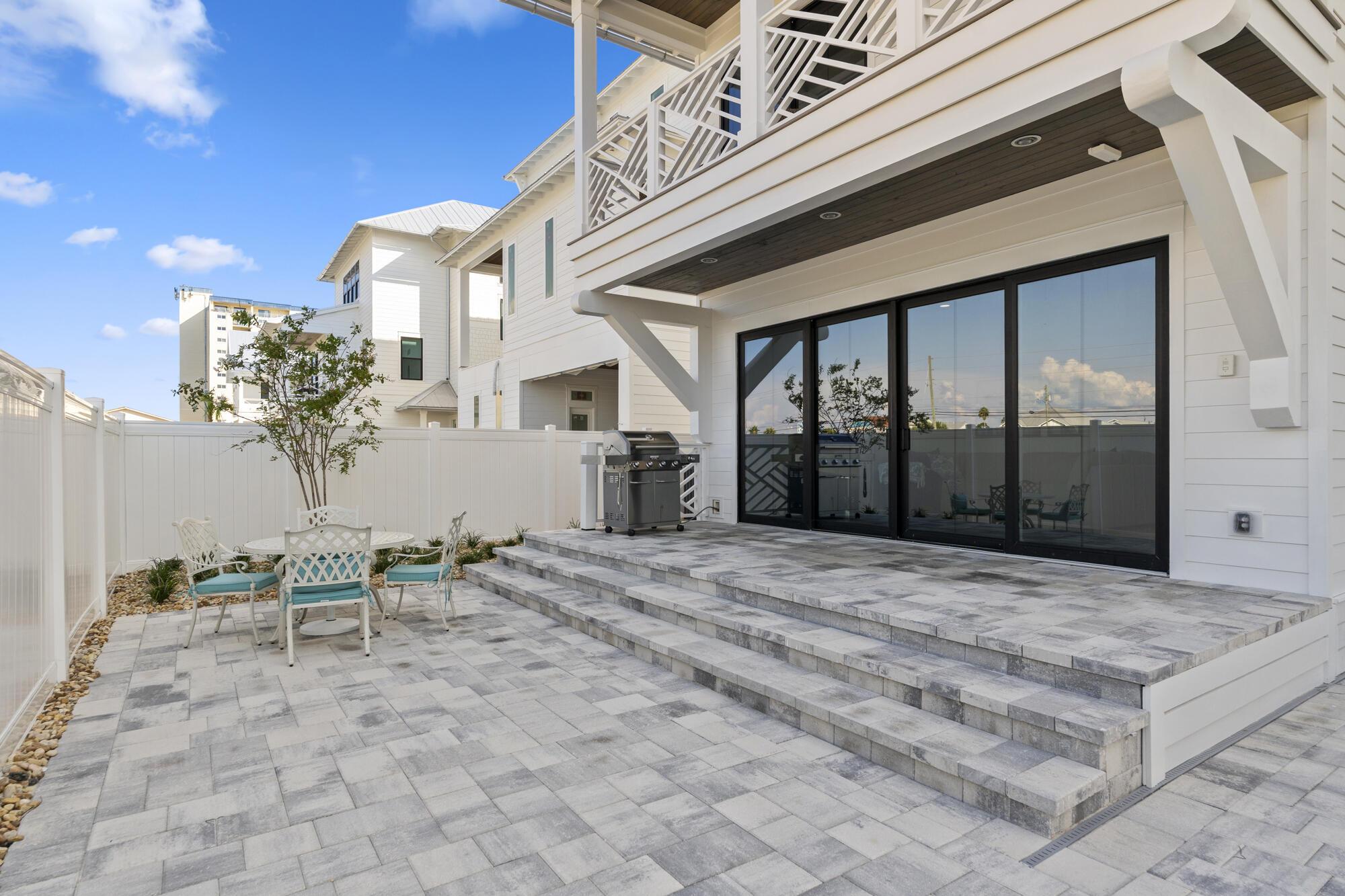 Image 3: 5944 Gulf Dr