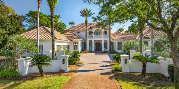 3325 Club Drive