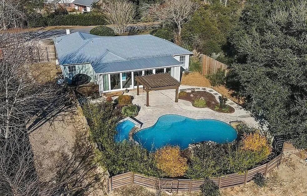 Image 4: 9435 E River Drive