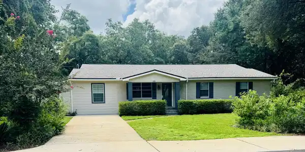 808 Harbor Lane