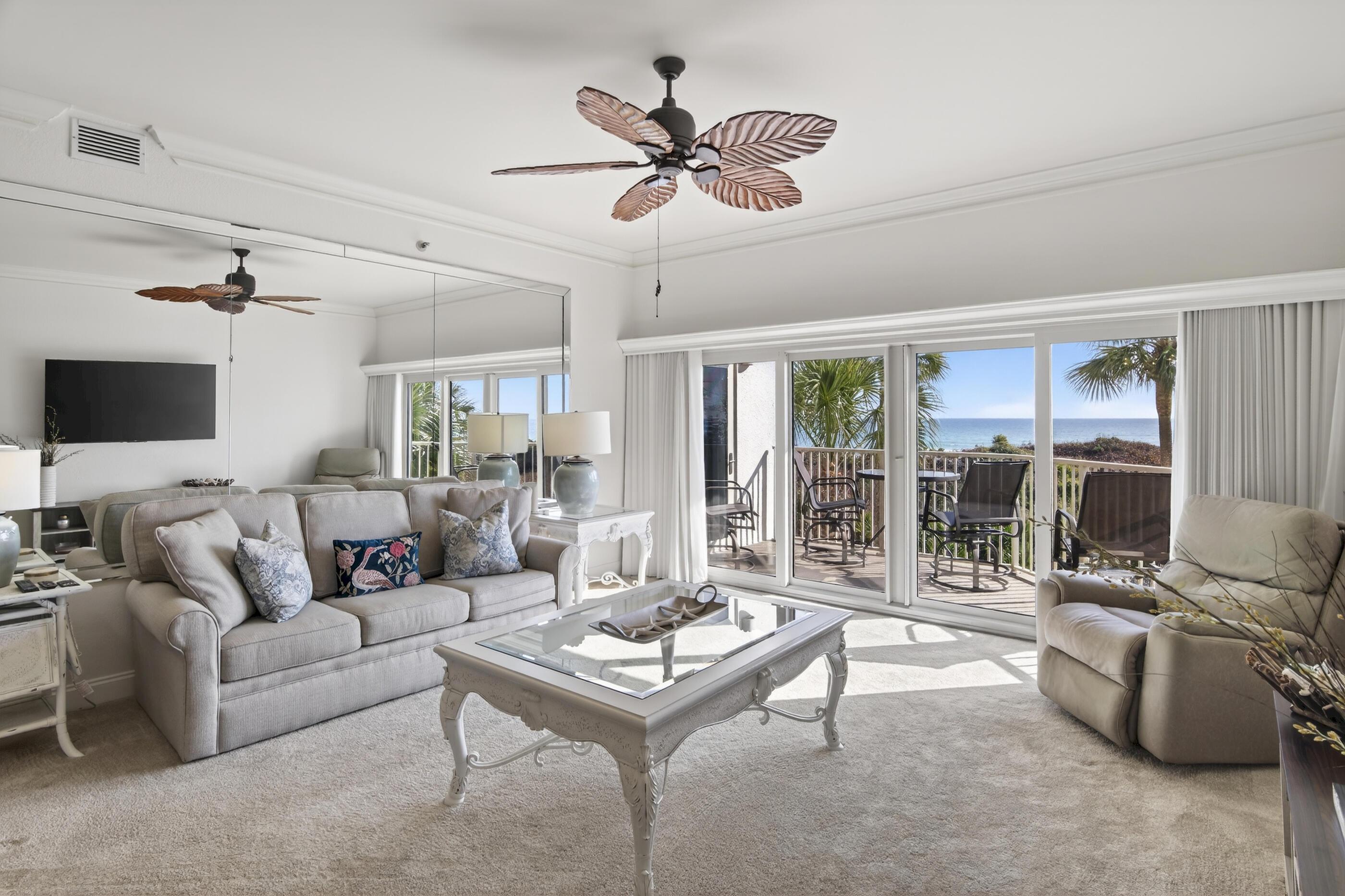 Image 3: Living room