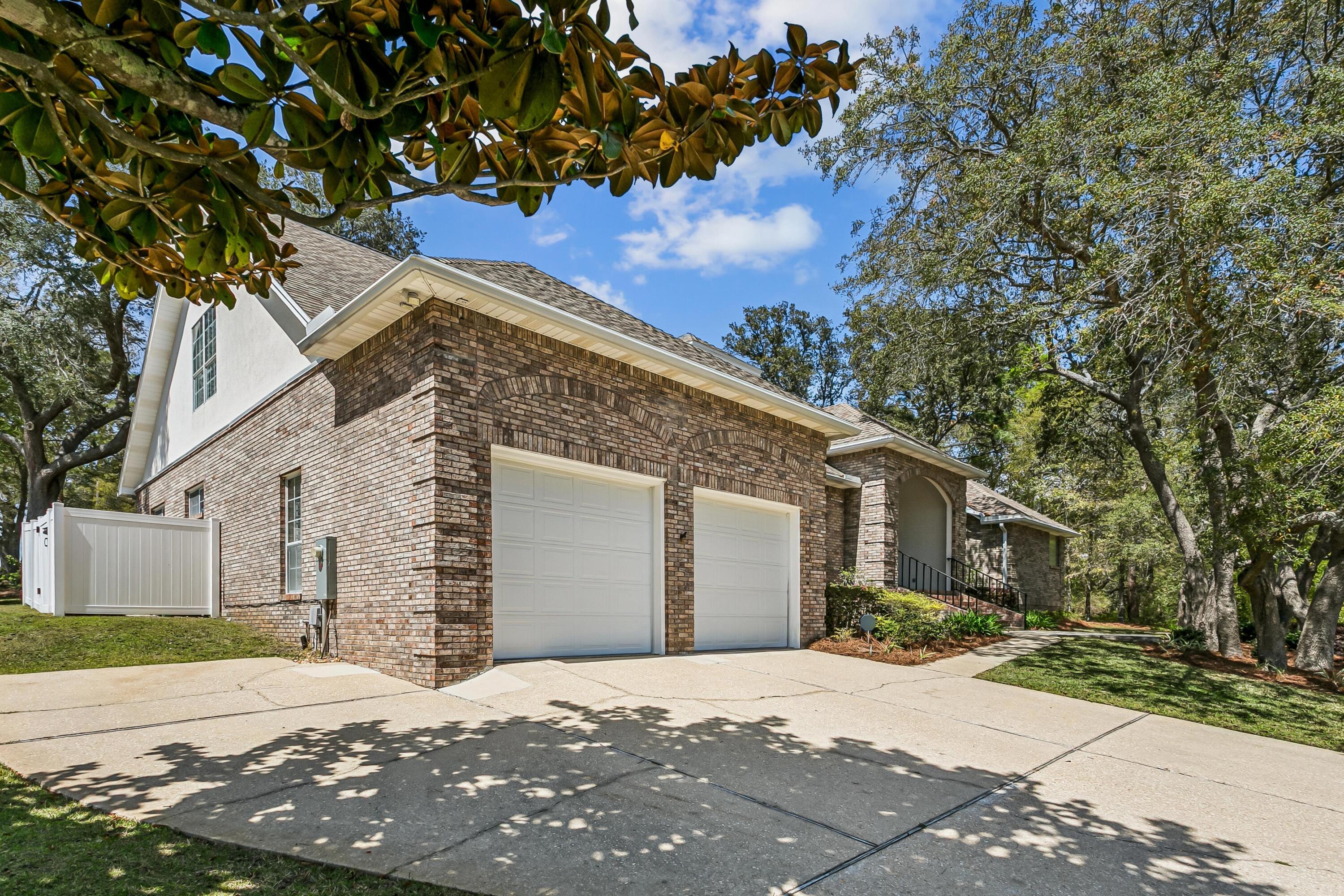 Image 4: 1029_Lake_Way_Dr-2