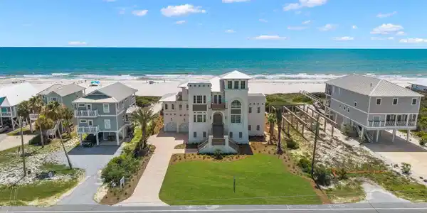 Image 3: 100' on the Gulf