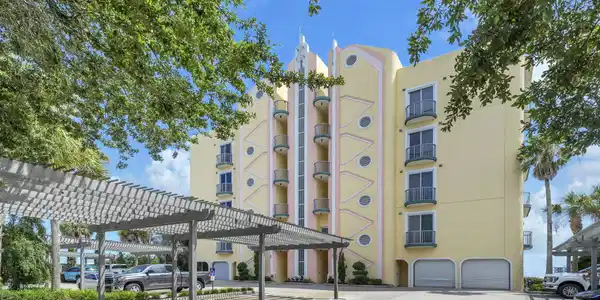 Image 3: Streetside view of Destin Harbor Place